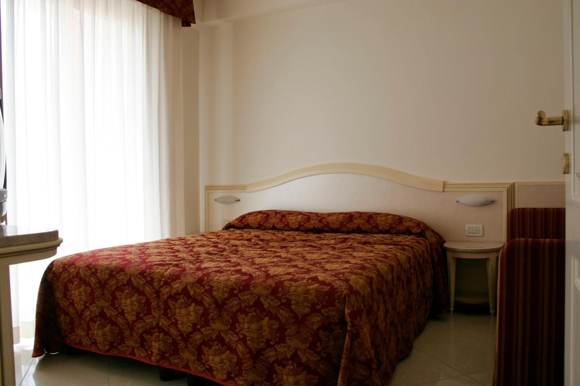 Residence Olimpo Rimini Buitenkant foto